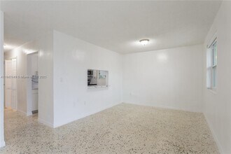 3290 NW 4th St in Miami, FL - Building Photo - Building Photo