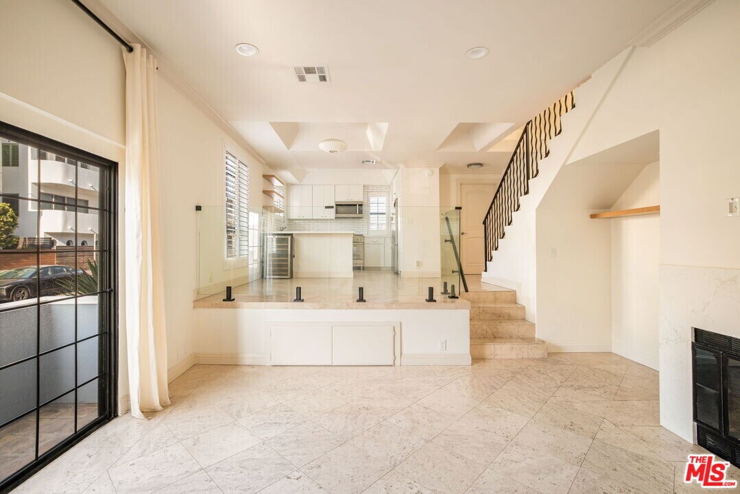 36 Navy St in Los Angeles, CA - Building Photo