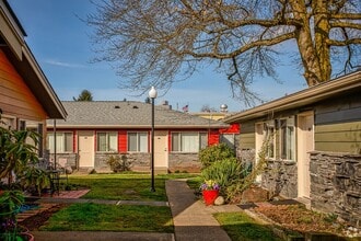 Coronado Springs in Seattle, WA - Foto de edificio - Building Photo