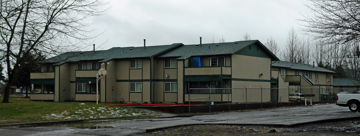 Gateway Apartments in Cottage Grove, OR - Building Photo