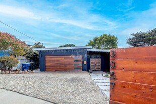 3057 Otto Dr in Marina, CA - Building Photo