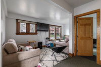 203 Cedar St in East Lansing, MI - Building Photo - Interior Photo