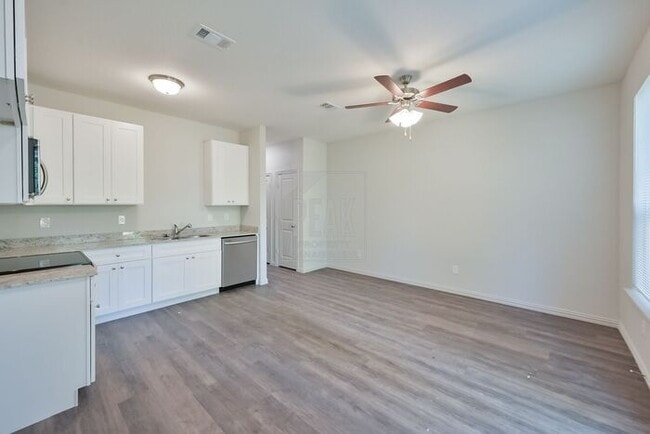 1614 Ash Crescent St in Fort Worth, TX - Building Photo - Building Photo