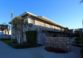 Cypress Pointe Apartments in La Habra, CA - Building Photo