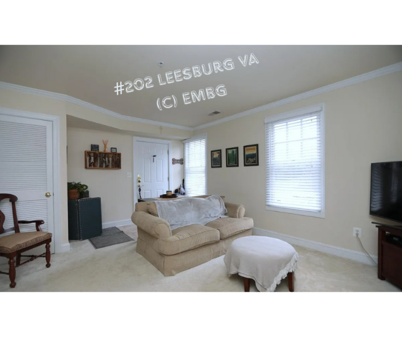 102 Dry Mill Rd SW in Leesburg, VA - Building Photo