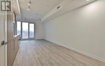2020-2020 Bathurst St in Toronto, ON - Building Photo - Building Photo