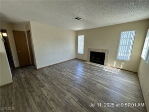 1929 Dwarf Star Dr in Las Vegas, NV - Building Photo - Building Photo