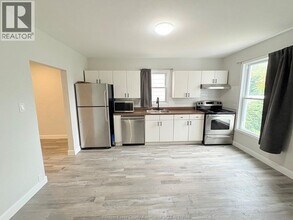 820 Marion Ave in Windsor, ON - Building Photo - Building Photo