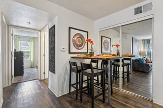 University Park Apartments in Orlando, FL - Building Photo - Building Photo