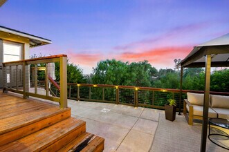 3259 Highview Dr in San Diego, CA - Building Photo - Building Photo