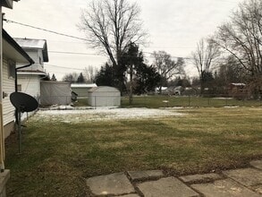 6066 Dort Hwy in Grand Blanc, MI - Building Photo - Building Photo