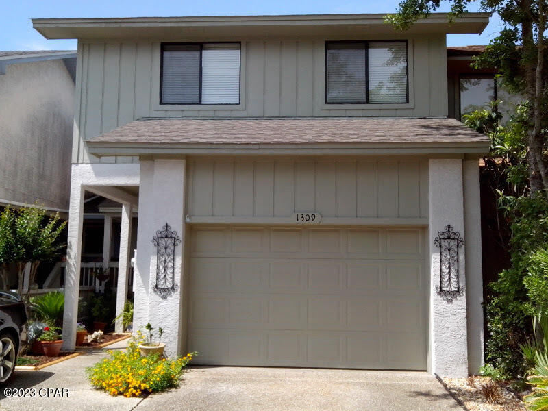 1309 Capri Dr in Panama City, FL - Building Photo