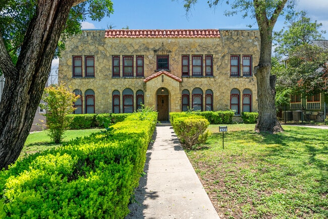 property at 412 E Huisache Ave