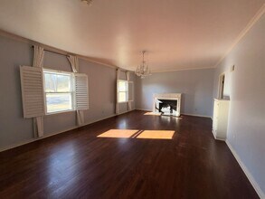 1210 E 15th St in Ada, OK - Building Photo - Building Photo