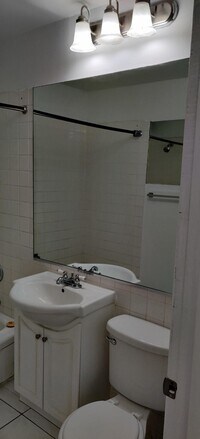 605 N Wolf Rd photo'