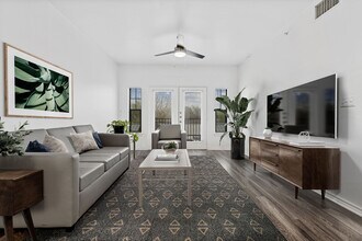 Midtown Urban in Arlington, TX - Foto de edificio - Building Photo