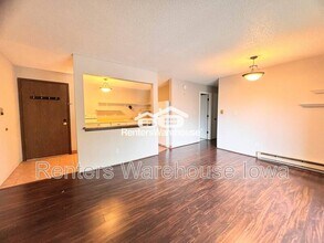 1831 Fuller Rd in West Des Moines, IA - Foto de edificio - Building Photo