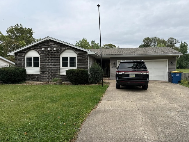 property at 4207 SW 25th St
