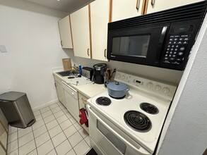 72 Euston Rd, Unit 110 in Boston, MA - Building Photo - Building Photo