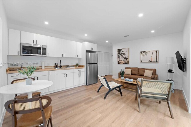 921 NE 16th Terrace in Fort Lauderdale, FL - Foto de edificio - Building Photo