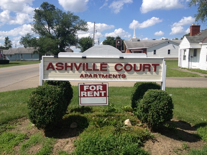 Ashville Court in Ashville, OH - Building Photo