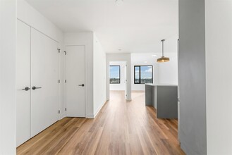 873 Communipaw Ave in Jersey City, NJ - Building Photo - Building Photo