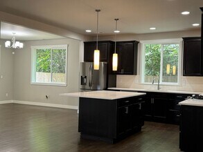 1134 NE Sockeye Ct in Bremerton, WA - Building Photo - Building Photo