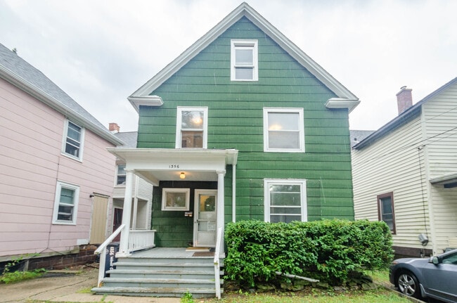 property at 1356 Wilmot Ct
