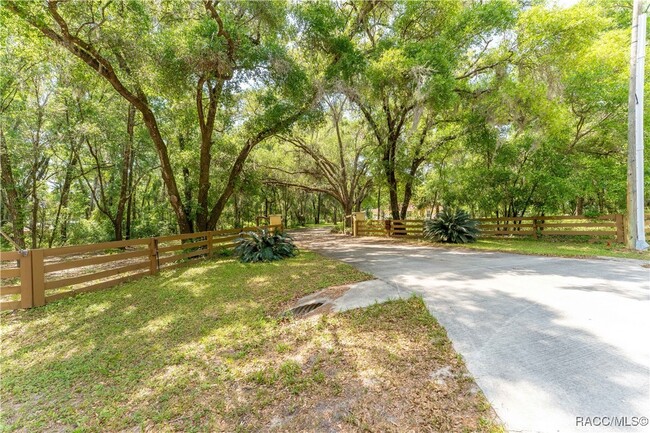 property at 10726 N Citrus Ave