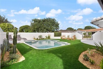 5900 NE 21st Ave in Fort Lauderdale, FL - Building Photo - Building Photo