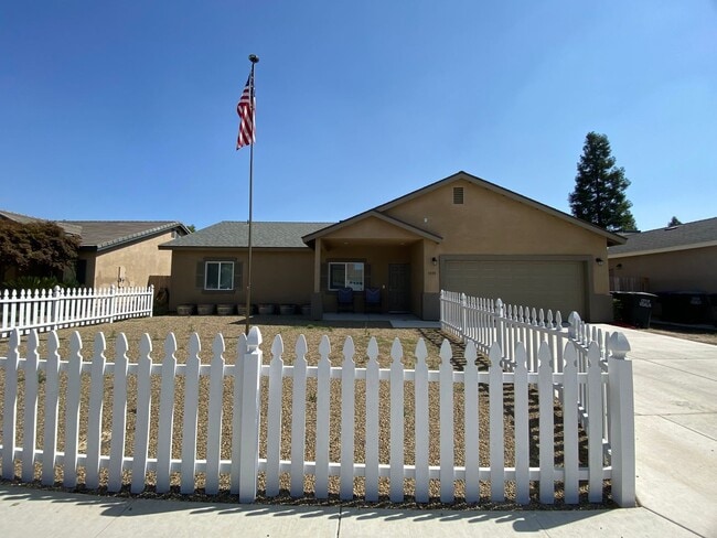 property at 3439 E Grove Ave