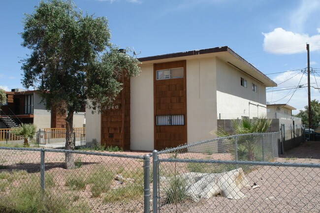 3340 Athens St in Las Vegas, NV - Building Photo - Building Photo