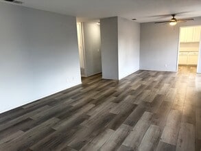 10885 Walnut St, Unit 10885 in Los Alamitos, CA - Building Photo - Building Photo