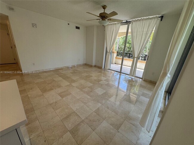 1834 Brickell Ave in Miami, FL - Building Photo - Building Photo