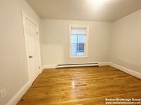 22 Rowell St, Unit #1 in Boston, MA - Foto de edificio - Building Photo