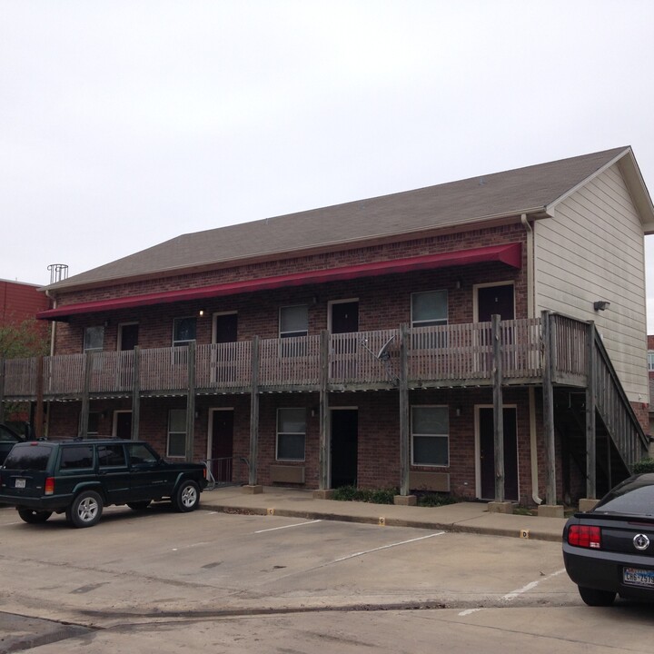 409 Tauber St in College Station, TX - Building Photo