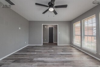 4650 Brookdale Dr in Wichita Falls, TX - Building Photo - Building Photo