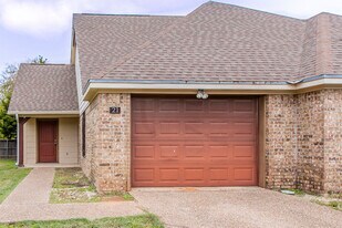 21 Addi Lane in Waco, TX - Building Photo