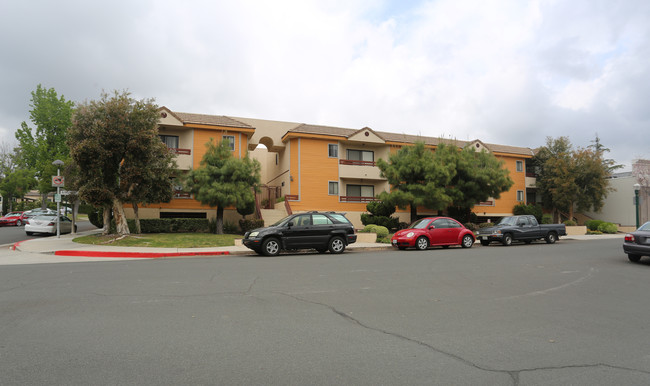 3400 Downing Ave in Glendale, CA - Foto de edificio - Building Photo