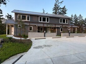 475 Hillcrest Pl, Unit 475 D in Friday Harbor, WA - Building Photo
