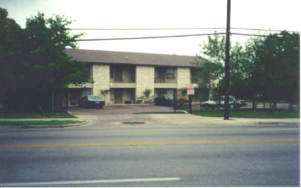 Pecan Springs Commons in Austin, TX - Building Photo - Building Photo