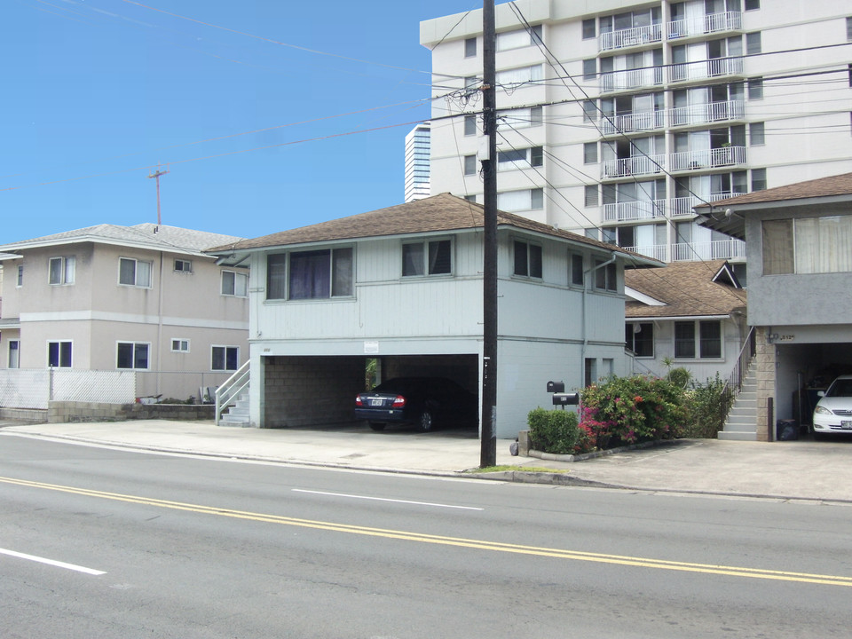 810 Mccully St in Honolulu, HI - Building Photo