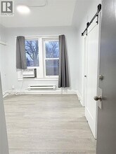 1495 Gladstone Ave in Windsor, ON - Foto de edificio - Building Photo