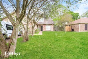 10622 Lofty Pines Dr in Houston, TX - Building Photo