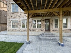 212 Scrivener Dr in Aurora, ON - Building Photo - Building Photo