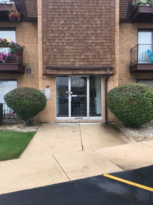 4925 W 109th St Rentals in Oak Lawn, IL