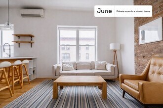 Room in Shared 5 bed/2 bath home, Unit B in Brooklyn, NY - Foto de edificio - Building Photo