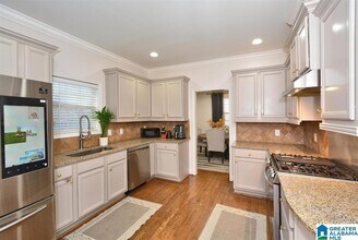 221 Castlehill Dr in Vestavia Hills, AL - Building Photo - Building Photo