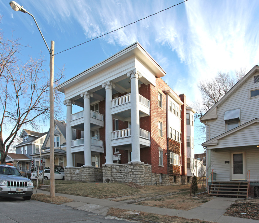 3907-3909 Central St in Kansas City, MO - Building Photo