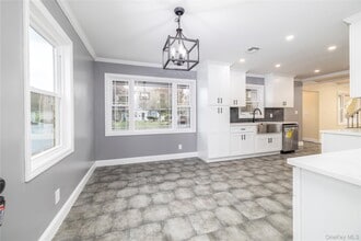 38 Heather Ln in Levittown, NY - Building Photo - Building Photo